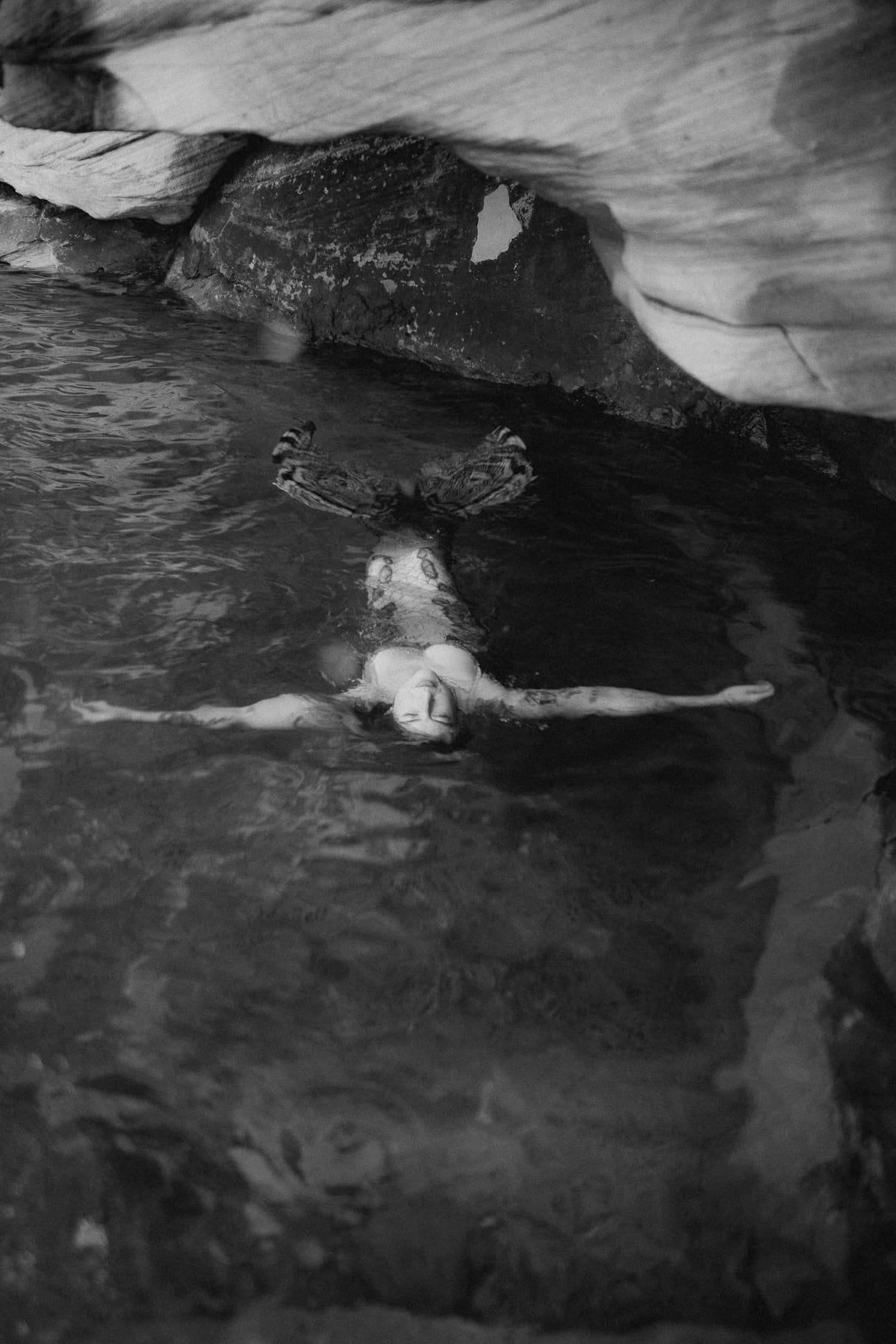 Moody Mermaid Photoshoot at Bronte Beach Rock Pool with Taylor
