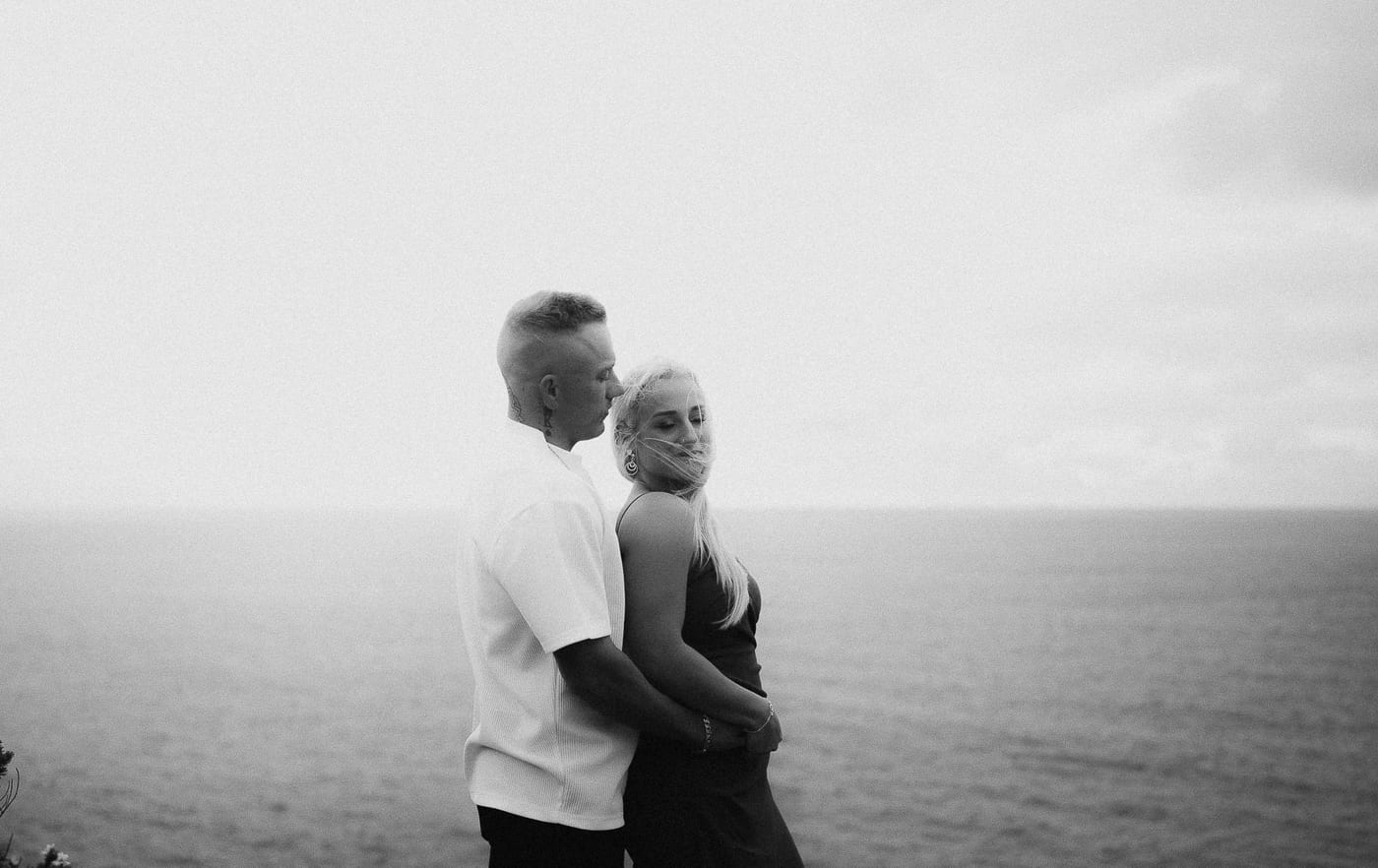 Lachlan and Kirra’s Surprise Proposal at Diamond Bay Cliffs | Sydney Coastal Engagement Photography