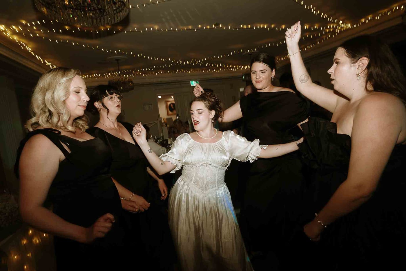 Bon and Hillary's Romantic Crowne Plaza Hawkesbury Valley Wedding