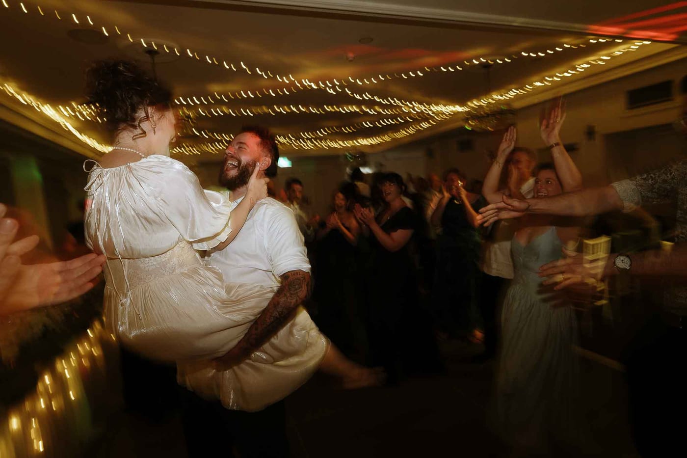 Bon and Hillary's Romantic Crowne Plaza Hawkesbury Valley Wedding