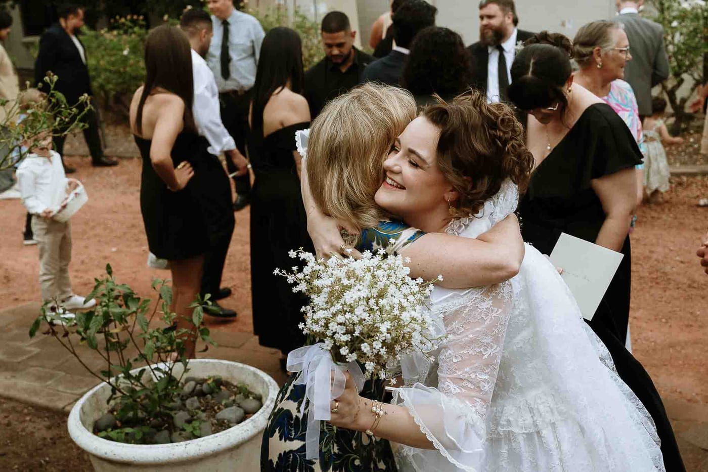 Bon and Hillary's Romantic Crowne Plaza Hawkesbury Valley Wedding
