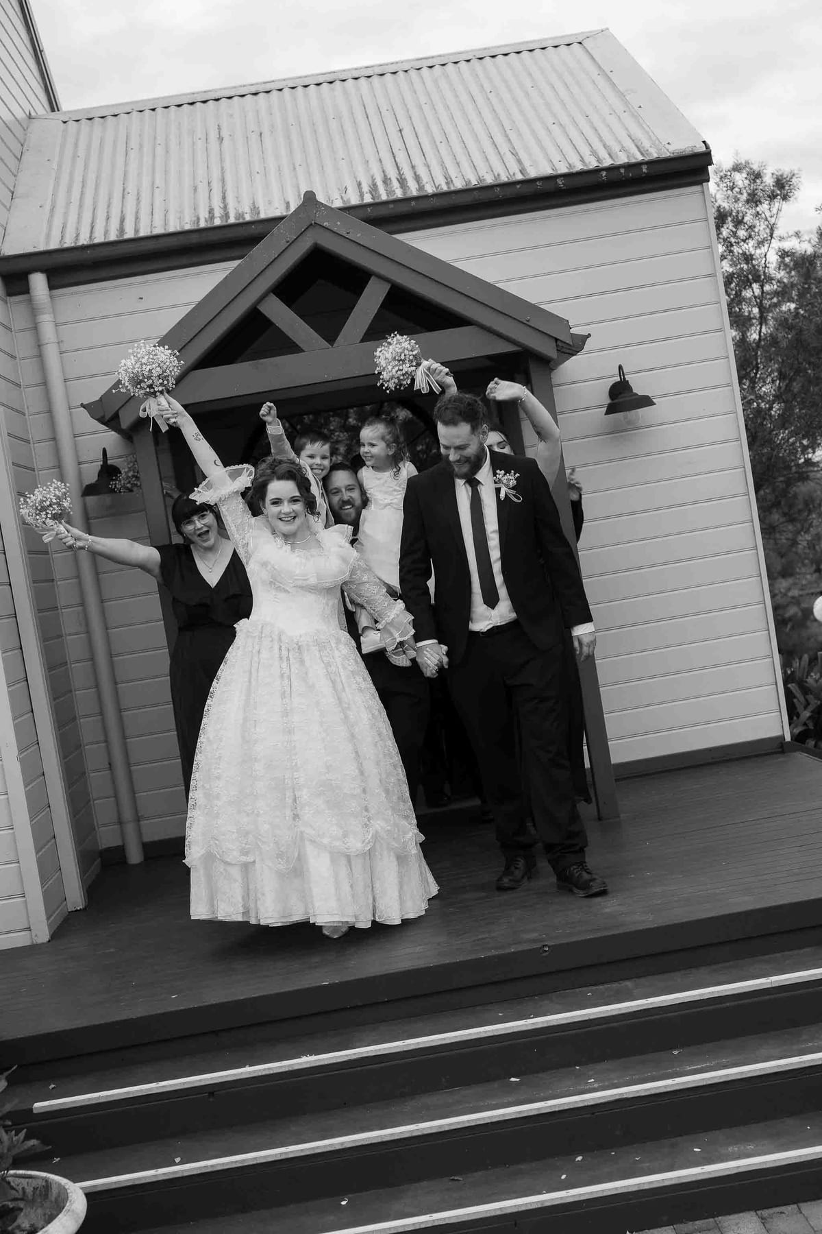 Bon and Hillary's Romantic Crowne Plaza Hawkesbury Valley Wedding