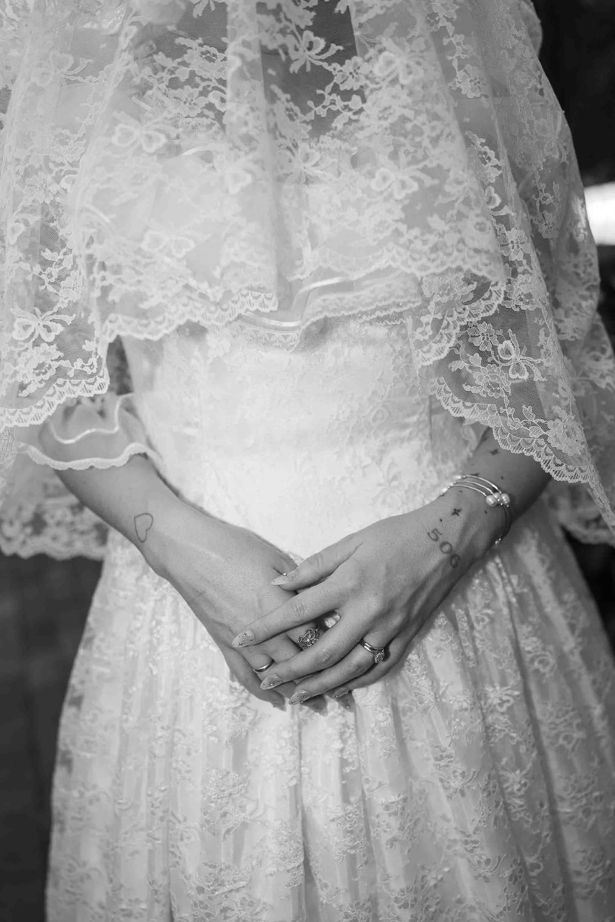 Bon and Hillary's Romantic Crowne Plaza Hawkesbury Valley Wedding