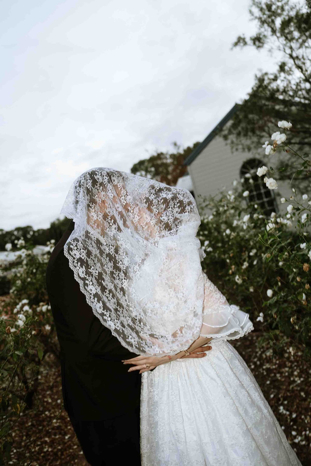Bon and Hillary's Romantic Crowne Plaza Hawkesbury Valley Wedding