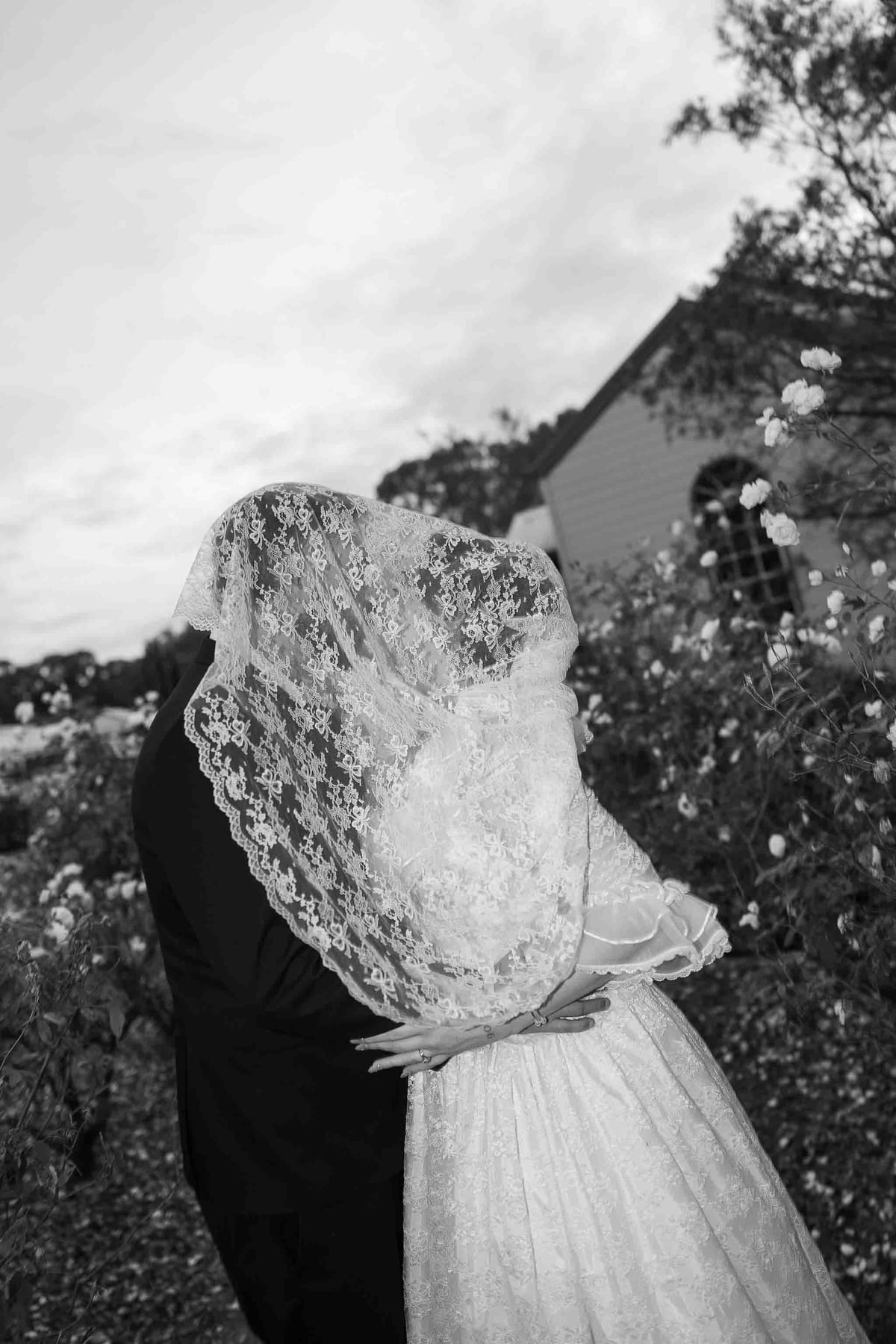 Bon and Hillary's Romantic Crowne Plaza Hawkesbury Valley Wedding