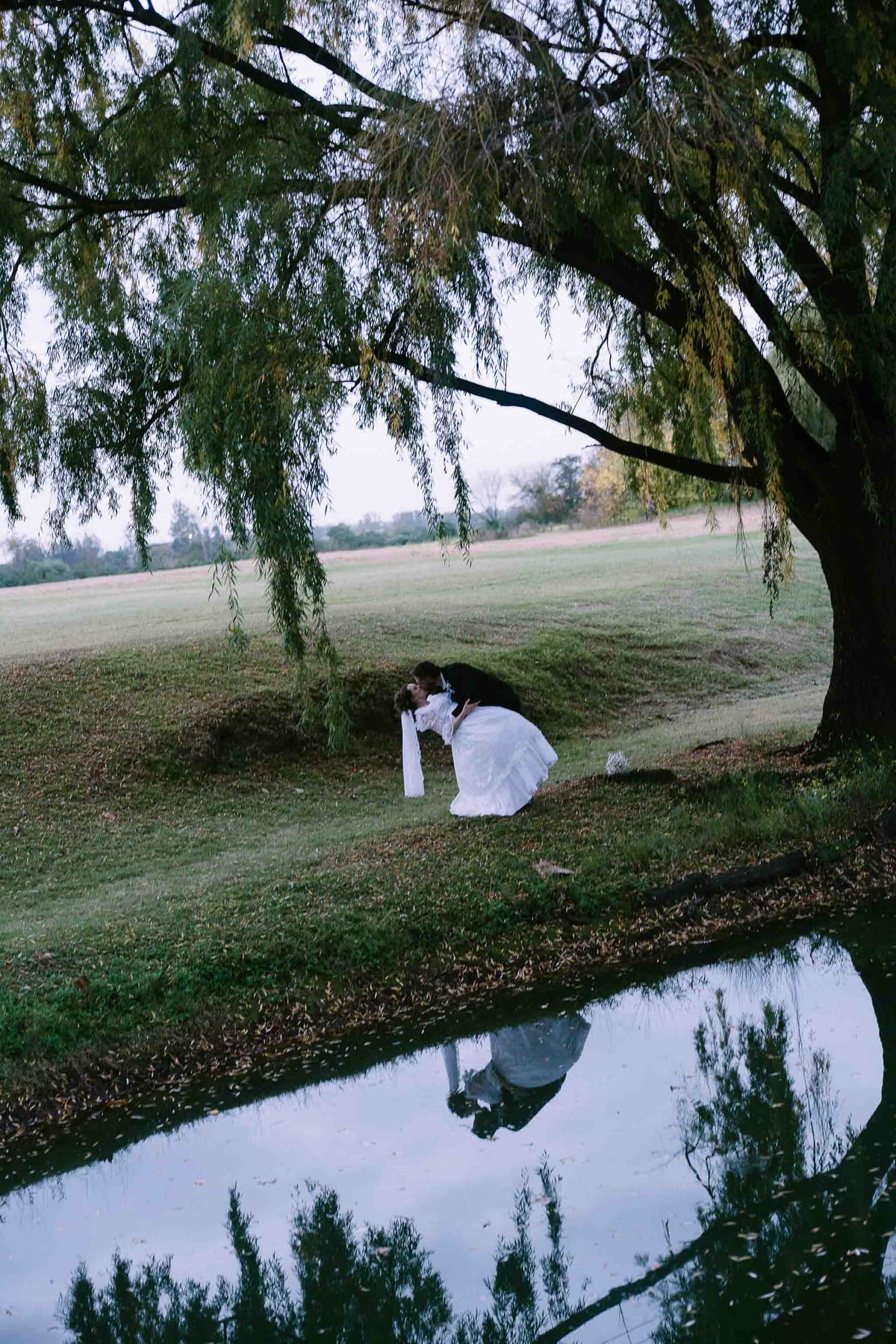 Bon and Hillary's Romantic Crowne Plaza Hawkesbury Valley Wedding