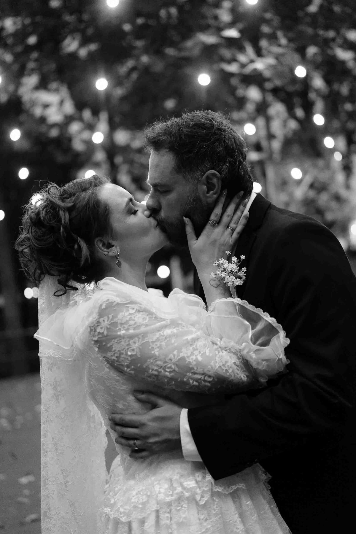 Bon and Hillary's Romantic Crowne Plaza Hawkesbury Valley Wedding