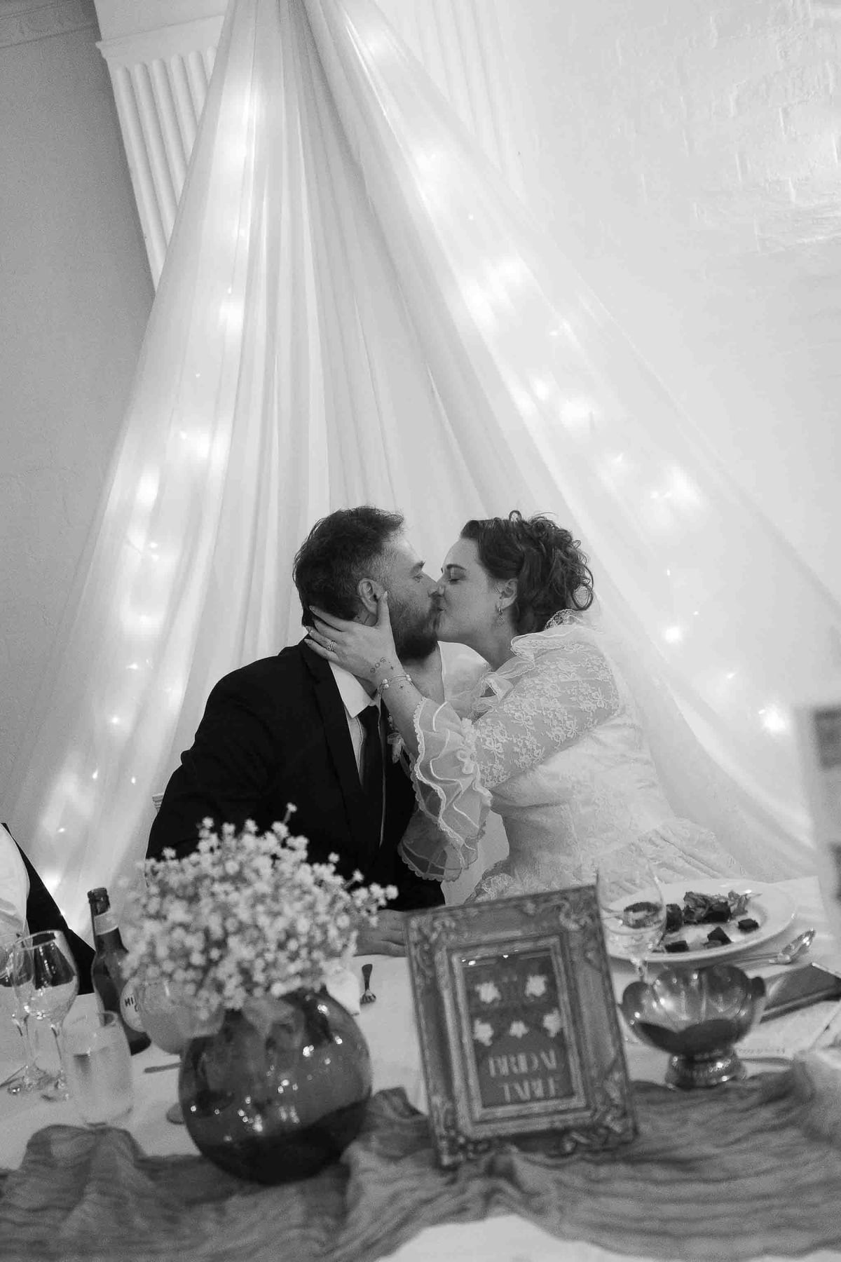 Bon and Hillary's Romantic Crowne Plaza Hawkesbury Valley Wedding