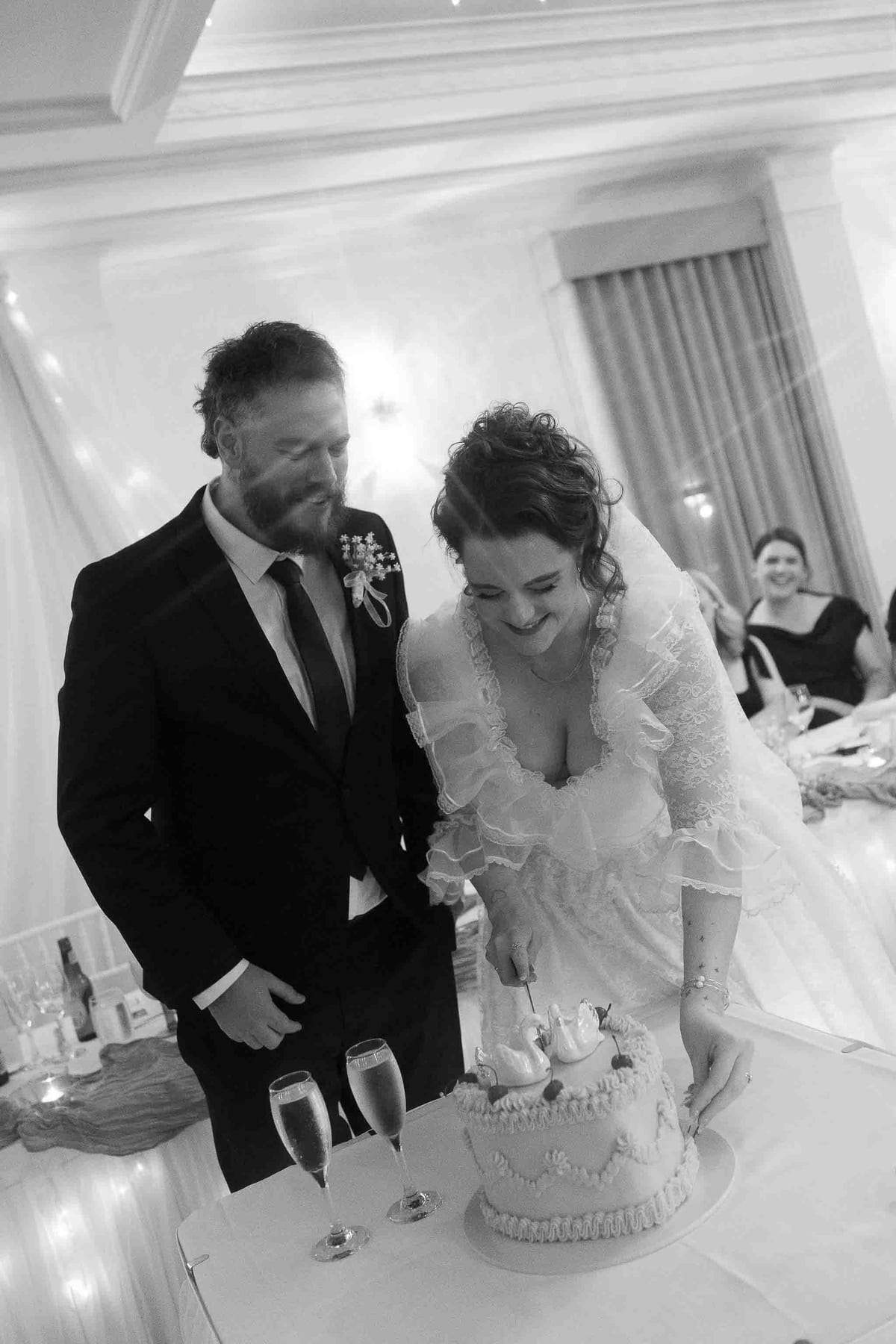 Bon and Hillary's Romantic Crowne Plaza Hawkesbury Valley Wedding